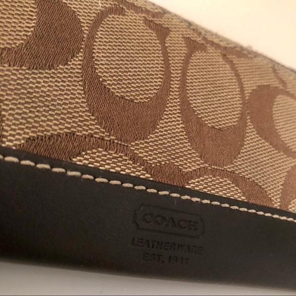 Coach Logo Card Holder Wallet with Keychain - Picture 6 of 6